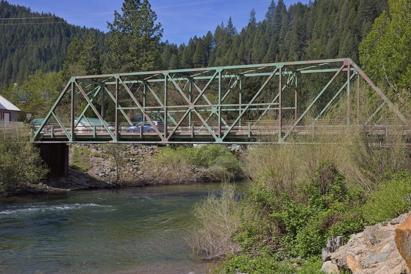 The bridge viewed from the Yuba/Downie River confluence.