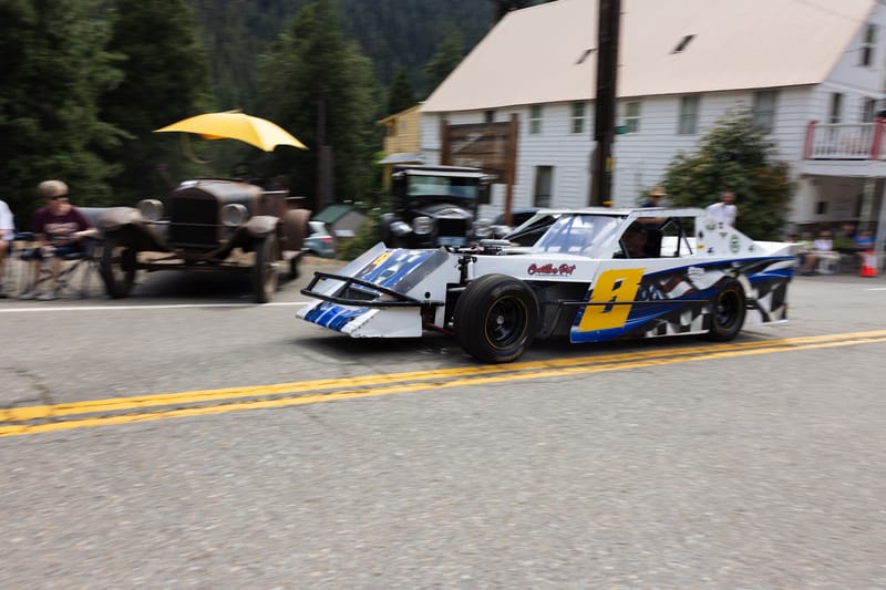 “Best Getaway Car” winner, a Pro 4 Mod, roars into action
