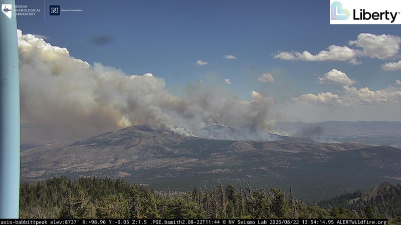 A view of the Hawk Fire from Babbitt Peak at 1:54 PM.