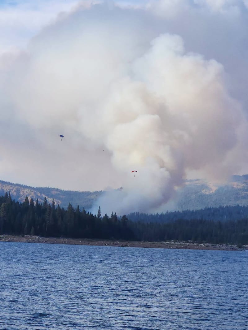 Smokejumpers inserting into the Talbot Fire on August 12.