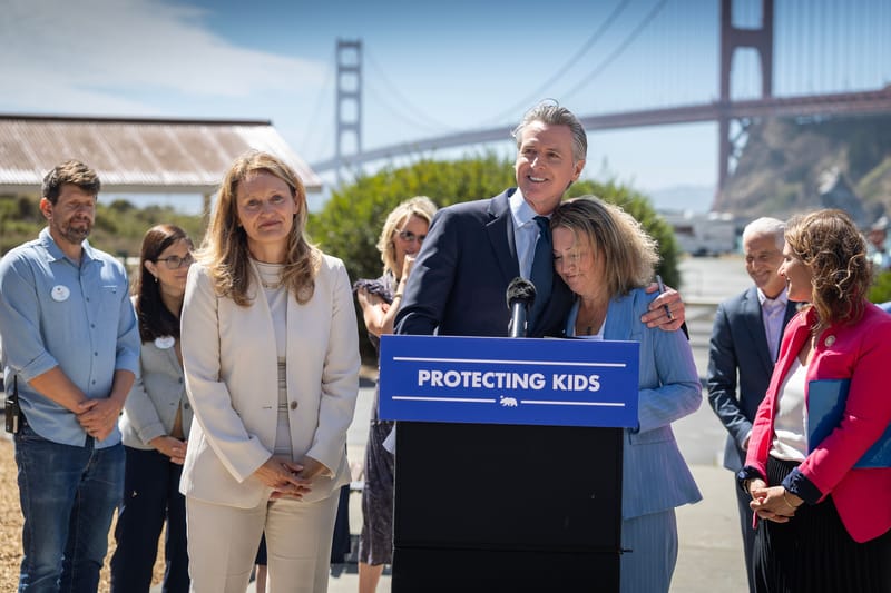 Governor Newsom with Assemblywomen Buffy Wicks (left) and Maria Raine (right) at a September 10 signing event.
