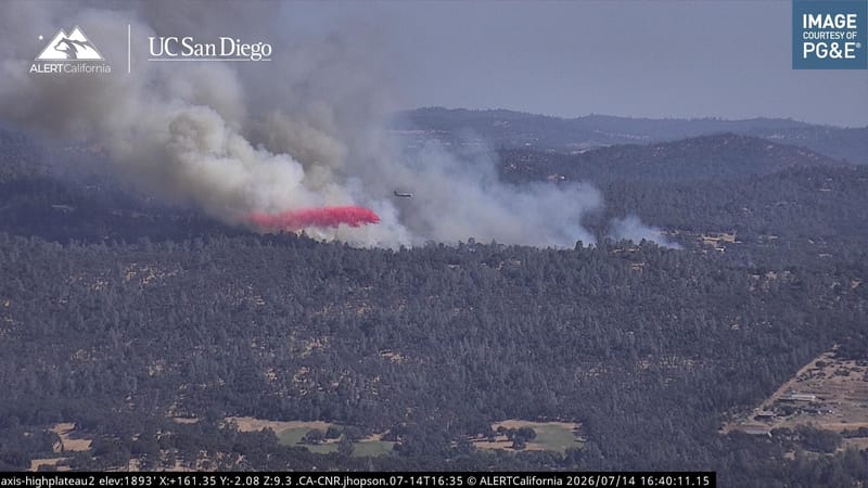 An air tanker drops fire retardant over the Kearney Fire. Photo: ALERTCalifornia.